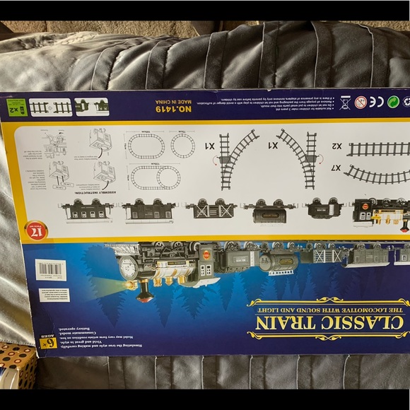 Classic train new in box new train train - Picture 2 of 3